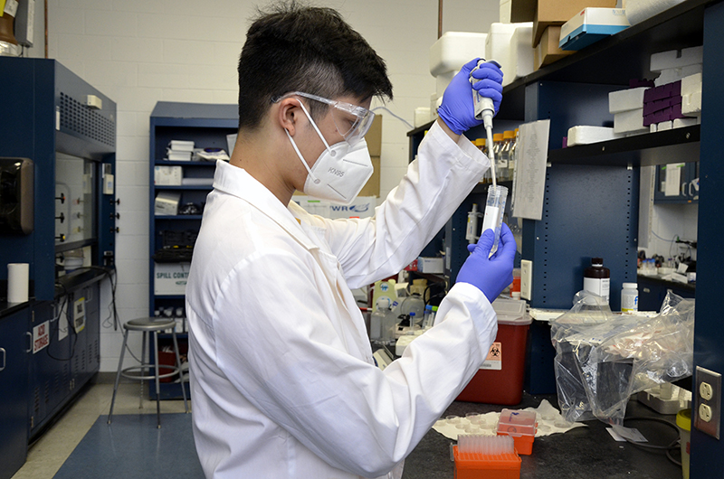 Nhat Nguyen working in the Nanobiomaterials and Cell Engineering Laboratory at Drexel University.